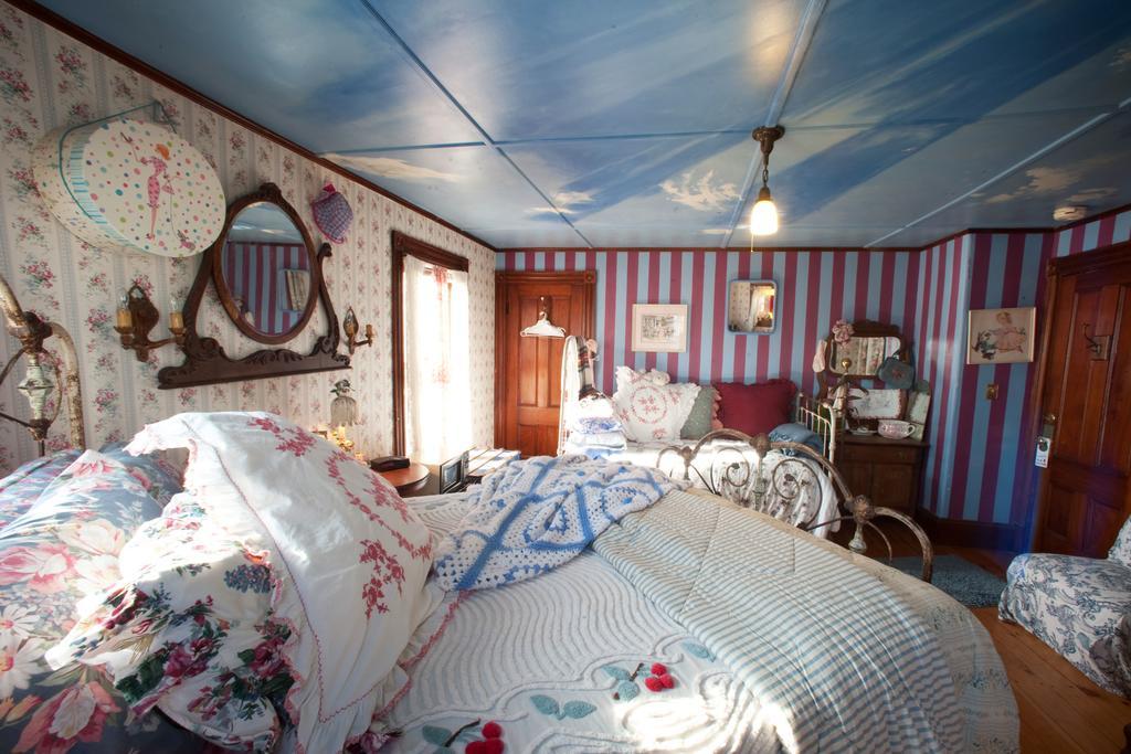 Enchanted Nights Bed & Bath Kittery Værelse billede