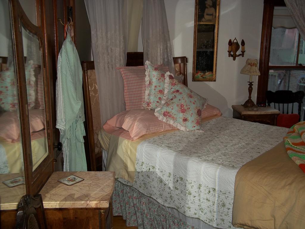 Enchanted Nights Bed & Bath Kittery Værelse billede