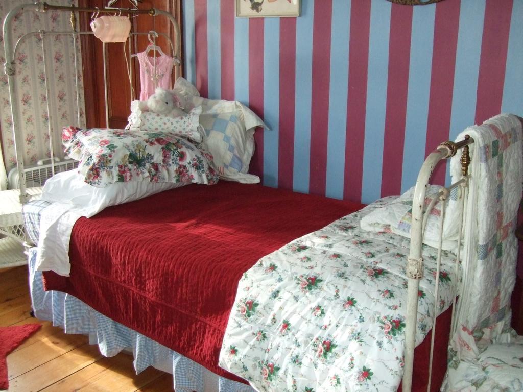Enchanted Nights Bed & Bath Kittery Værelse billede